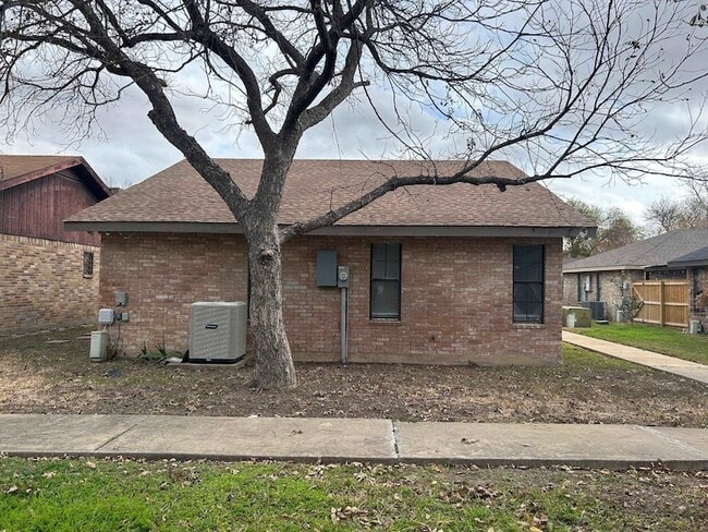 Building Photo - 344 E Dakota