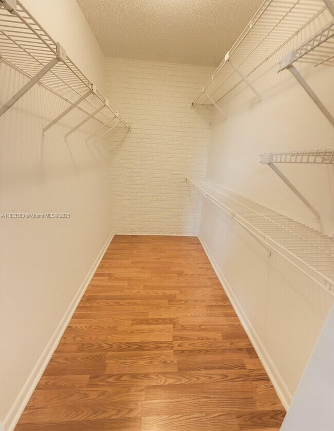 Building Photo - 1283 SW 46th Ave