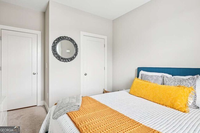 Building Photo - 144 1st Ave NW