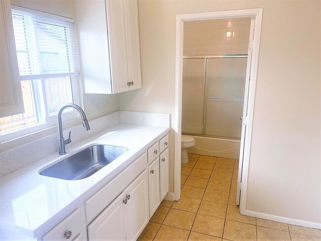 Building Photo - Newly Refreshed Single Family Home with Oversized Yard