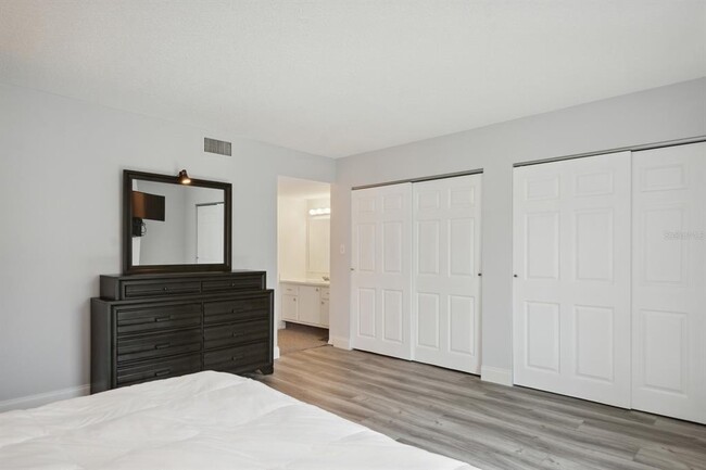 Building Photo - 450 S Gulfview Blvd