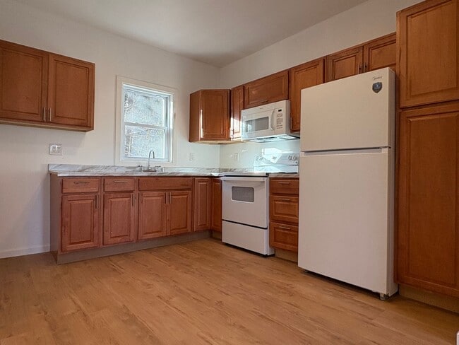 Primary Photo - 24 Willis St