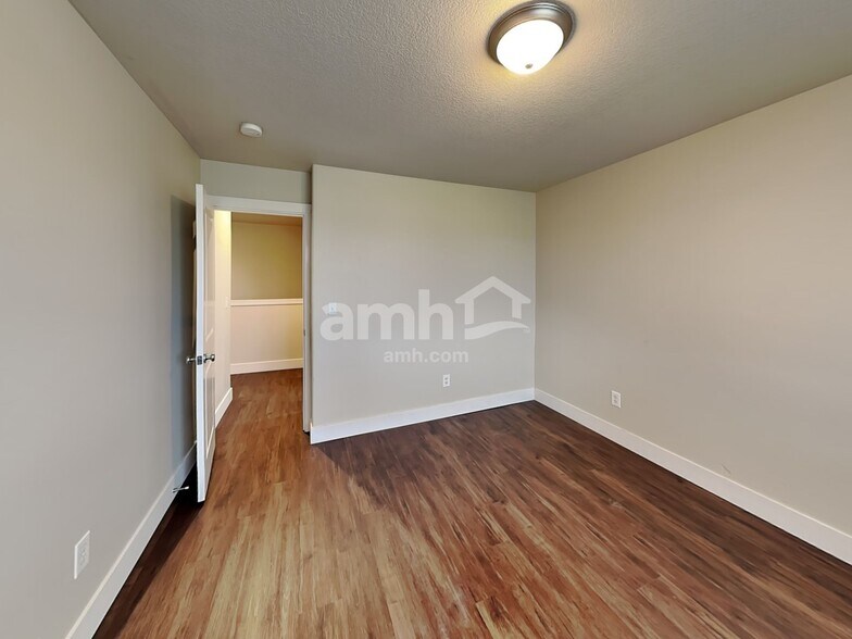 Building Photo - 1378 Alpine Lakes St SE