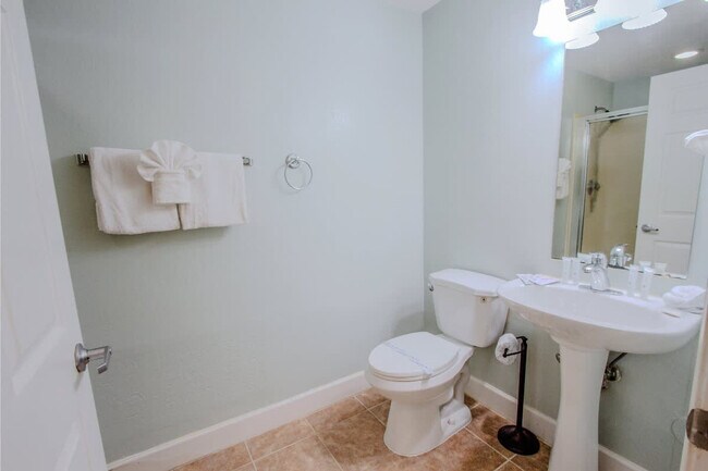 Building Photo - 16819 Front Beach Rd