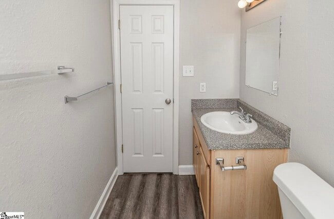 Building Photo - 222 Emerald Park Ct