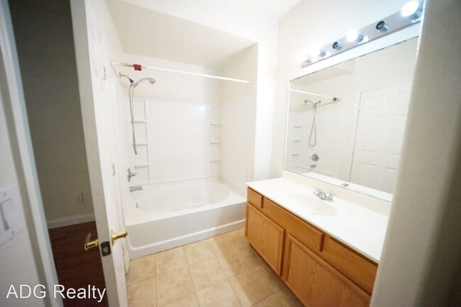 Building Photo - 2 br, 2 bath House - 9330 W Maule Ave #123...