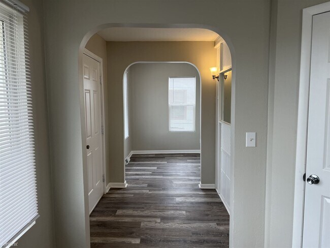 Building Photo - 3 br, 1 bath House - 1725 S Saint Clair Ave