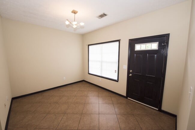 Building Photo - 832 Harvard Dr