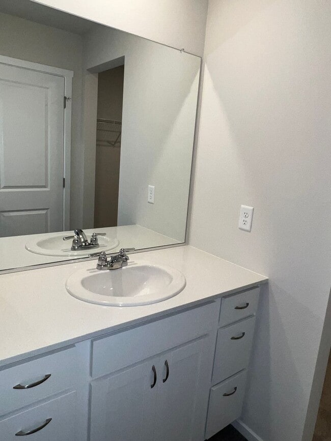 Building Photo - LIKE NEW Spacious 2 Story Home on Corner L...
