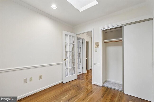 Building Photo - 5834 Waterdale Ct