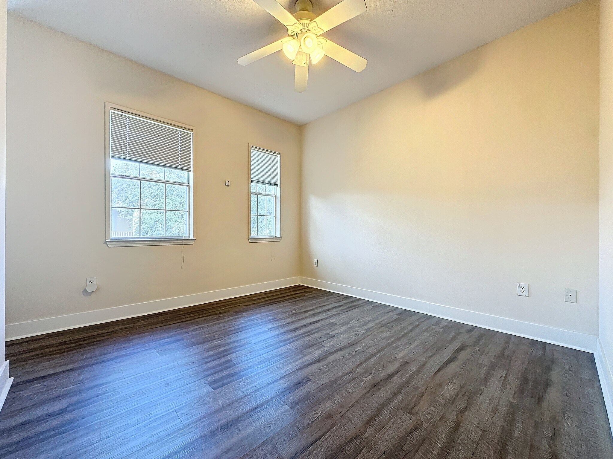 Building Photo - 12021 Villanova Dr