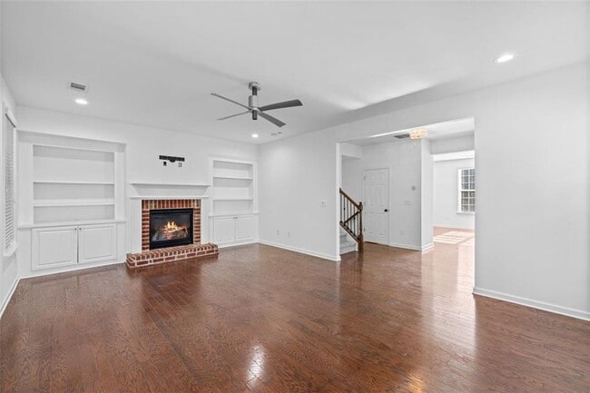 Building Photo - 4228 Laurel Creek Ct SE