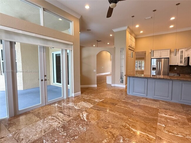Building Photo - 807 Heritage Dr