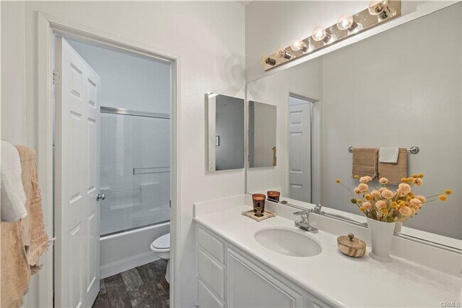 Building Photo - RECENTLY RENOVATED 3 BED, 3 BATH CONDO! $4,500 (OAK CREEK-IRVINE)