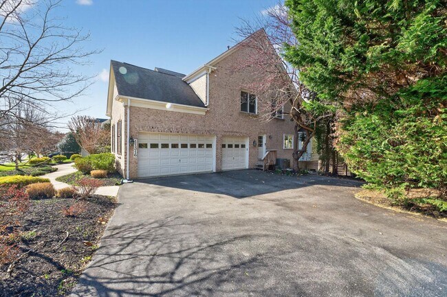 Building Photo - 11316 Ridge Mist Terrace