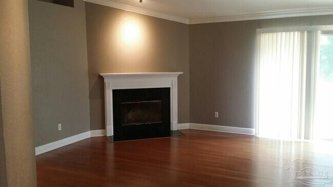 Building Photo - 5721 Dunbar Cir