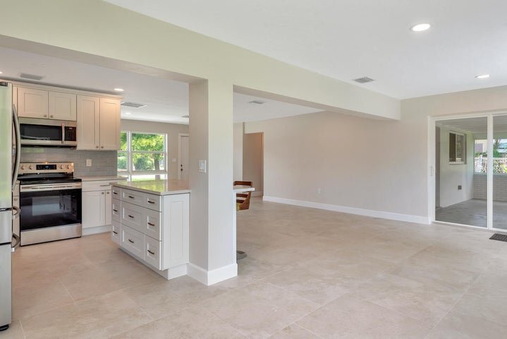 Building Photo - 2001 Collier Ave