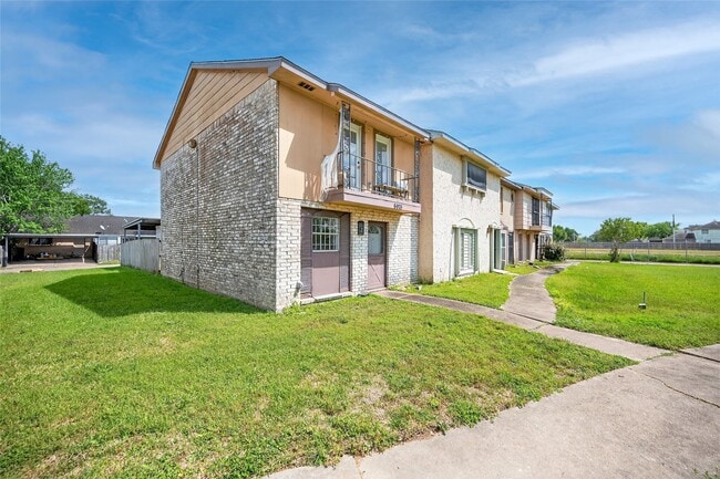 Building Photo - 6975 Chasewood Dr