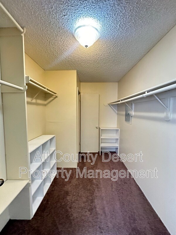 Building Photo - 13079 Eliseo Rd