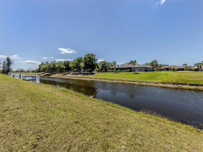 Building Photo - 65 Fairway Rd