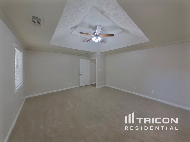 Building Photo - 408 Crested View Dr