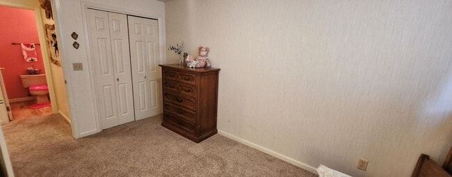 Building Photo - One-of-a-Kind 4 Bed, 4 Bath Gem