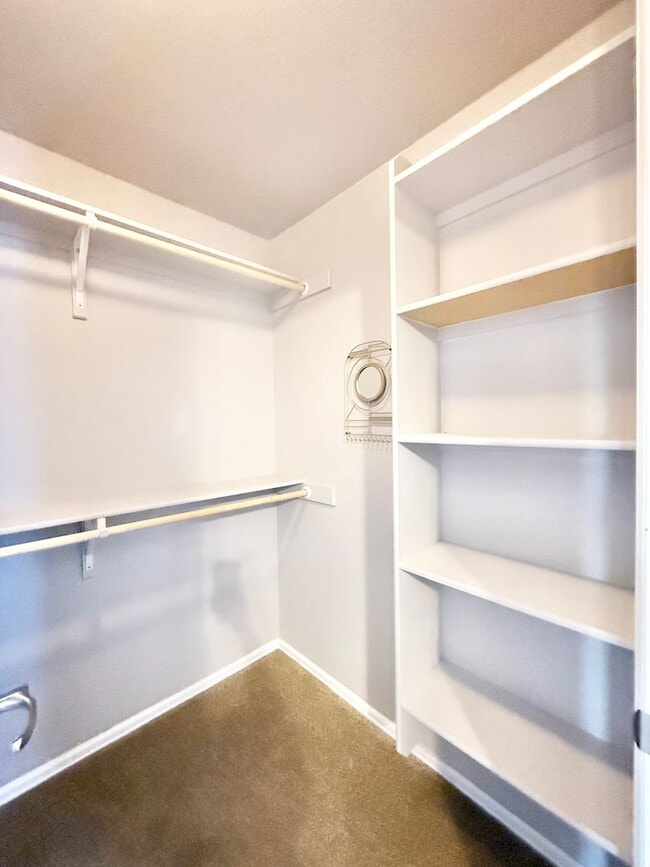 Building Photo - Like New home on Sweetwater for rent!
