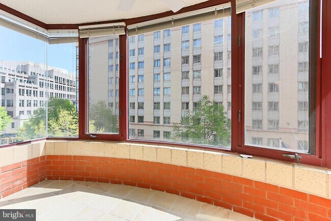 Building Photo - 2400 Clarendon Blvd