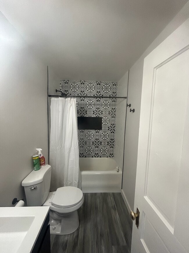 Building Photo - 54 Riley St