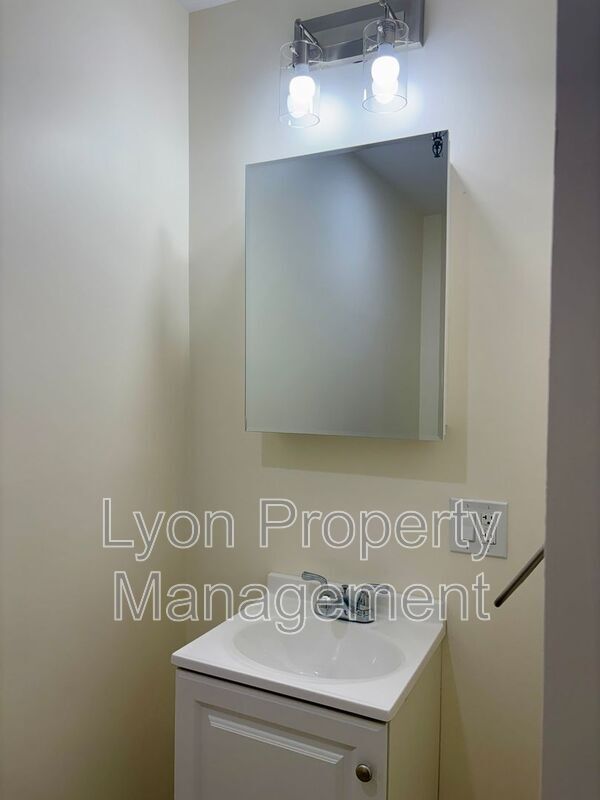 Building Photo - 262 Illinois St