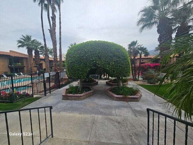 Building Photo - Prime Palm Springs living in the gated community of Rancho El Mirador