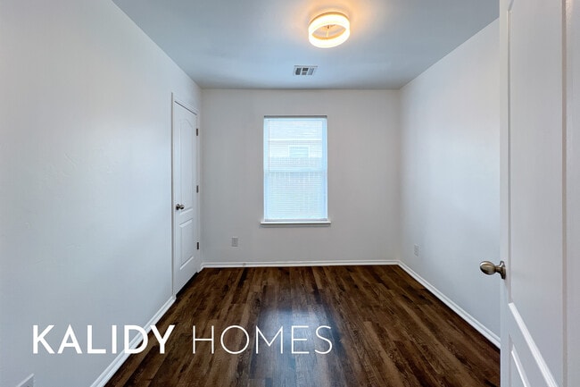 Building Photo - 6140 Cielo Terrace