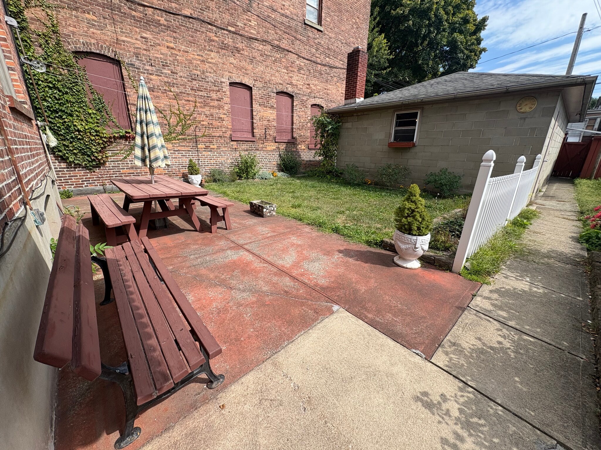 Building Photo - 326 3rd St