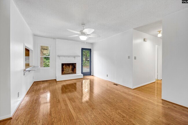 Building Photo - 101 Stuart Ln