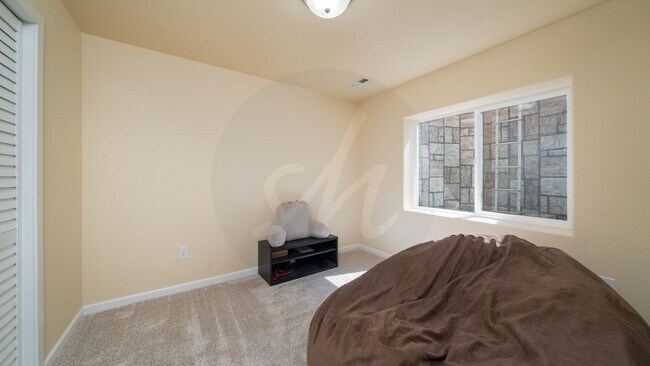 Building Photo - Fully Furnished Townhome in Park Haven Vil...