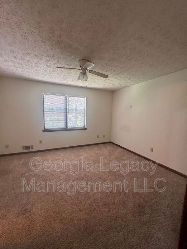 Building Photo - 1122 Sweetwater Cir