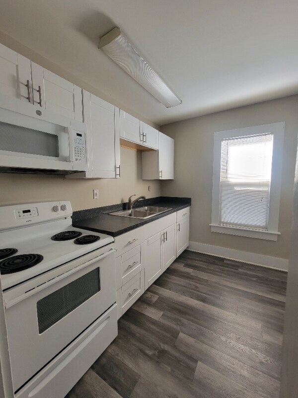 Building Photo - 1049 Dreher Ave