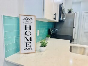 Building Photo - 5420 Elysian St