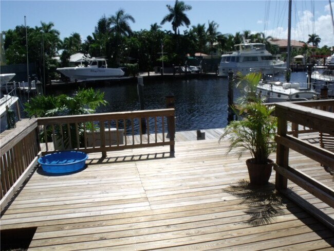 Building Photo - 2761 SW 33rd Ct