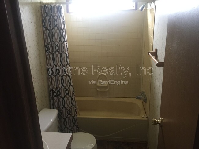 Building Photo - 92 Matts Ln