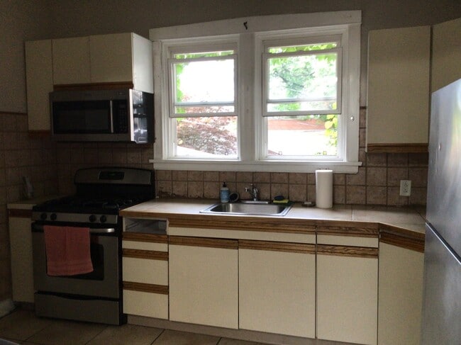 Building Photo - 4118 N Western Ave