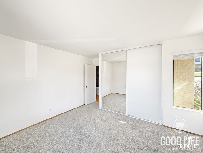 Building Photo - Spacious 4Bd/3Ba Townhome near SDSU - $500 off the 1st month's rent with a signed lease prior to ...