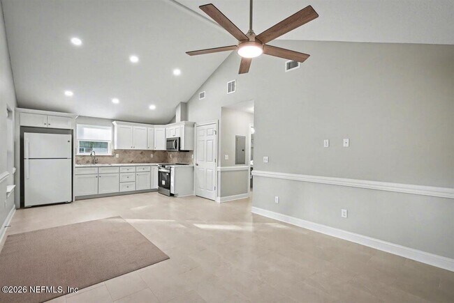 Building Photo - 2210 Shepard St