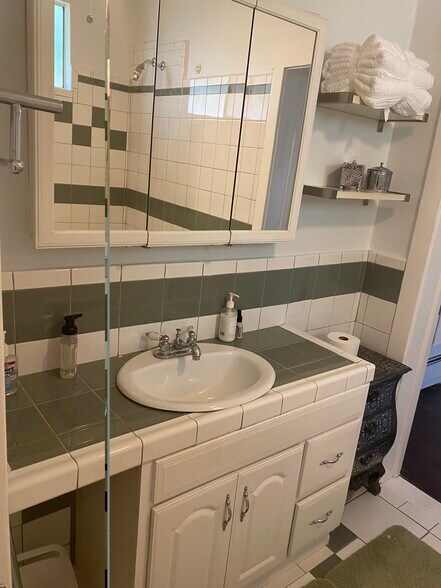 Building Photo - 152 N Bonnie Ave