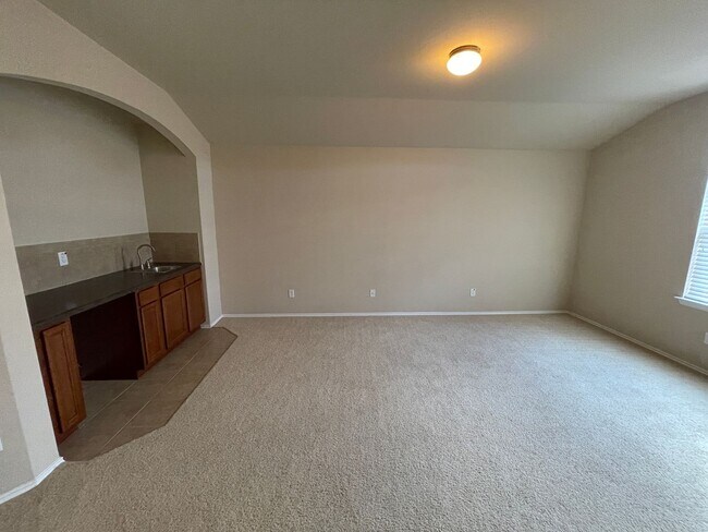 Building Photo - 6704 Golden Oak Ln