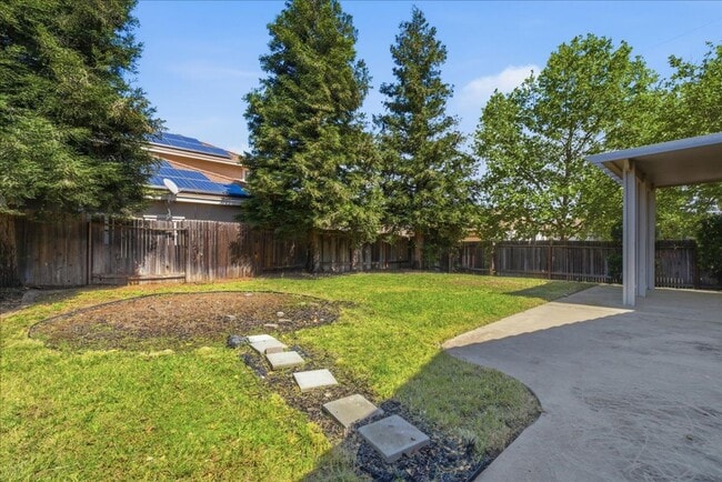 Building Photo - 4143 Cahakia Pl