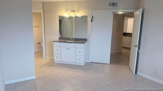 Building Photo - 1520 SE Royal Green Cir
