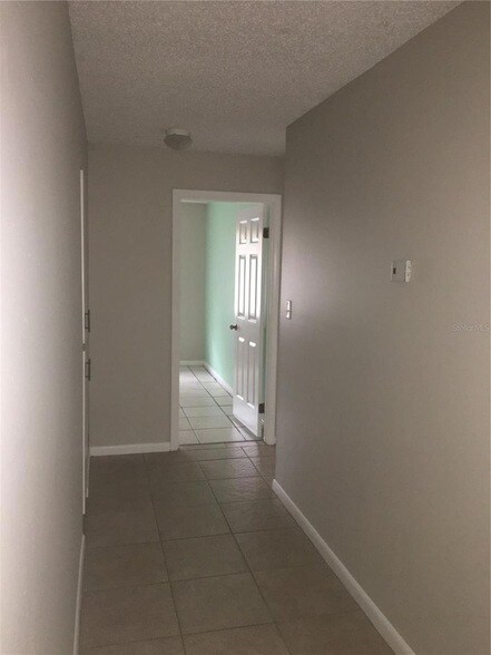 Building Photo - 210 SE 53rd Ct