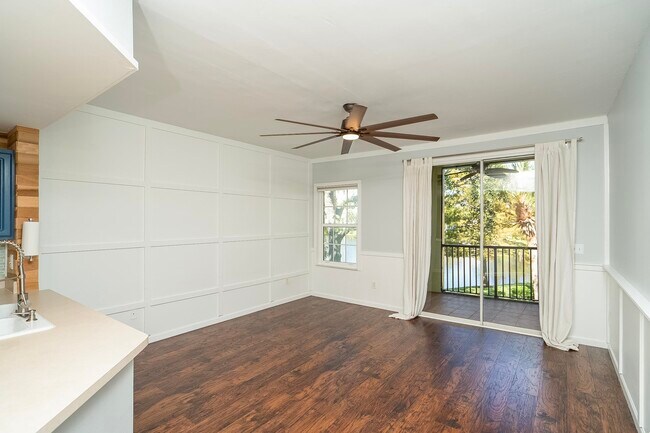 Building Photo - 1005 Bella Vista Blvd