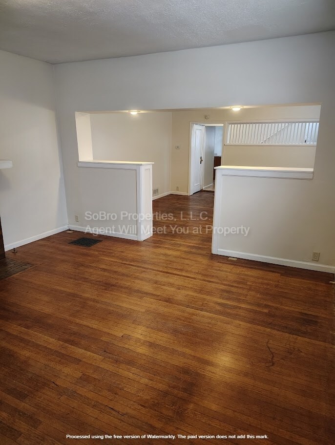 Building Photo - 4054 North Park Avenue